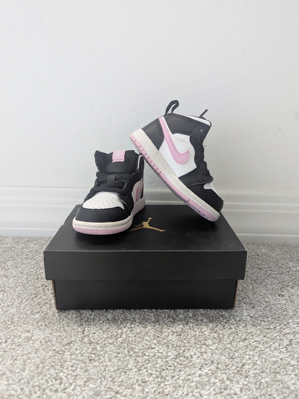 Jordan Toddler/Youth High-Top Sneakers in Black, White & Pink